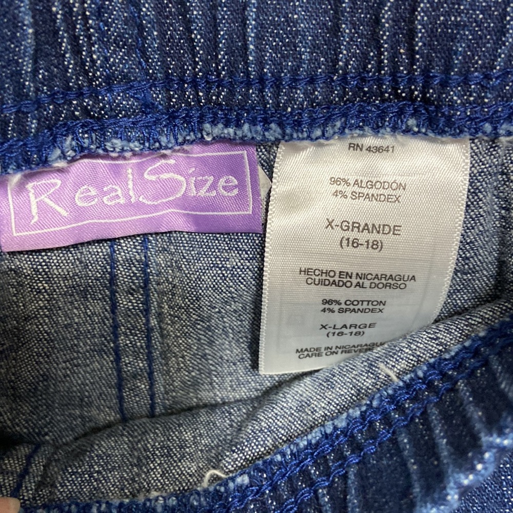 RealSize Pull-on No Pockets Stretch Capris - Picture 2 of 3